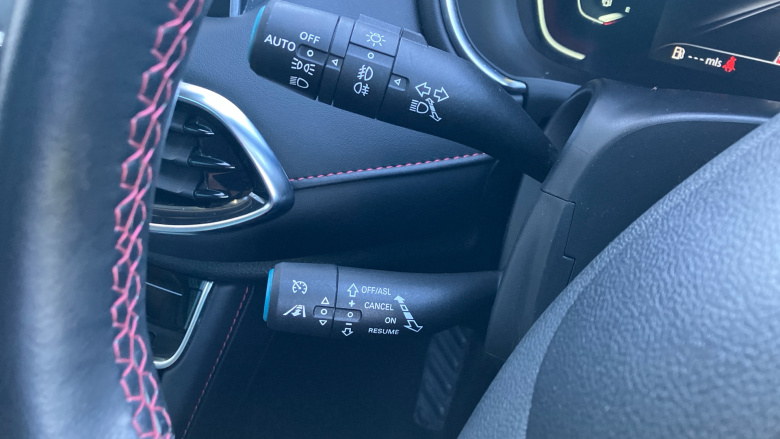 MG Hs 1.5 T-GDI Exclusive 5dr DCT Petrol Hatchback